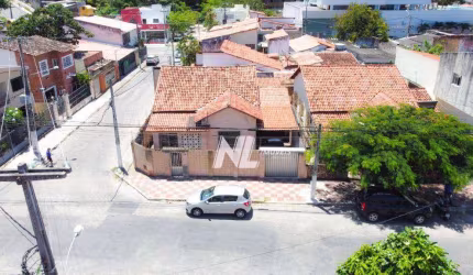 Casa com perfil comercial em Petropolis - Localização IMPAR - Casa com 2 frentes - 260m²