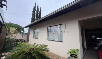 Casa com ótima localização à venda no bairro Nova Brasília.