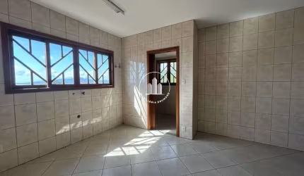 Casa 310m² com 3 Quartos e Suíte na Ponta de Baixo