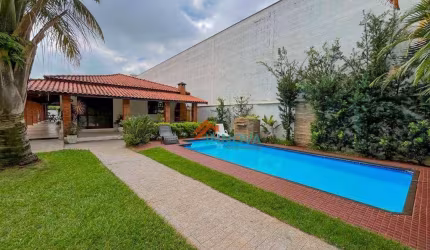Casa com 4 dormitórios à venda, 296 m² por R$ 980.000,00 - Perdizes - Piracicaba/SP