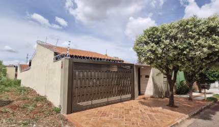 Casa Charmosa no Bairro Seminário