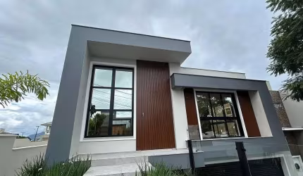 Casa 4 Dormitórios (2 Suítes)  - Pedra Branca, Palhoça-SC