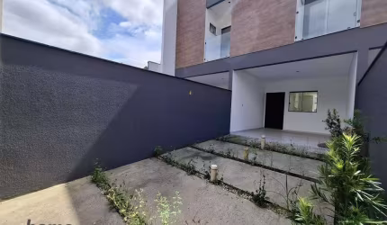 SOBRADO GEMINADO PARA VENDA NO IRIRIU COM 1 SUÍTE + 2 QUARTOS POR 589.900,00