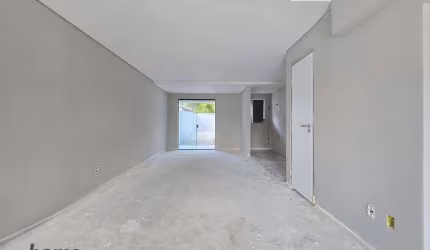 Sobrado Geminado à venda, 3 quartos, 1 suíte, 2 demi-suítes, 1 vaga, Itaum/Floresta - Joinville/SC