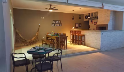 Casa com 3 quartos à venda na Rua Santa Helena, Jardim Alvorada, Marília, 305 m2 por R$ 1.800.000