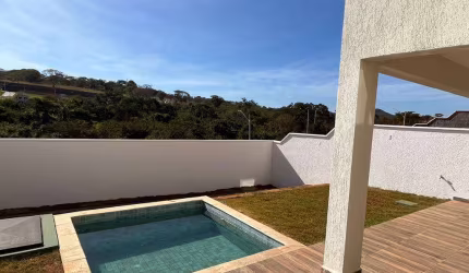 Ágio Jardins Capri Sobrado com 4 Quarto(s) e 3 banheiro(s) à Venda, 181 por R$ 1.187.000 no setor Jardins Capri TA13658