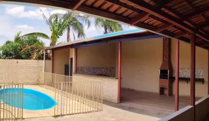 Casa com Piscina Senador Canedo Casa de Rua com 3 Quarto(s) e 2 banheiro(s) à Venda, 281.49 por R$ 250.000 no setor Residencial Pedro Viana AD18527