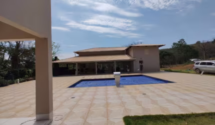 Casa no condomínio Aguas da Serra Casa em Condomínio com 4 Quarto(s) e 2 banheiro(s) à Venda, 374 por R$ 1.400.000 no setor Zona Rural AD21009