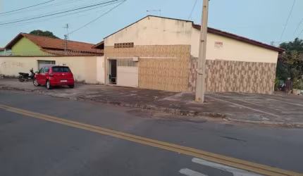 Imóvel Residencial Casa de Rua com 5 Quarto(s) e 4 banheiro(s) à Venda, 139.34 por R$ 900.000 no setor Vila Brasília AD21369