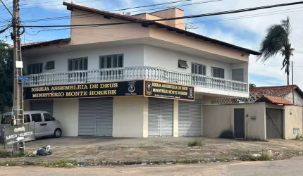 Sobrado com Ponto Comercial Sobrado com 4 Quarto(s) e 3 banheiro(s) à Venda, 292.59 por R$ 800.000 no setor Vila Morais AD25682