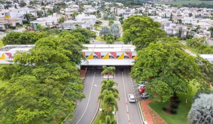 Sua Casa dos Sonhos Espera por Você no Jardins Valência! Casa em Condomínio com 3 Quarto(s) e 4 banheiro(s) à Venda, 200 por R$ 2.300.000 no setor Jardins Valência ST25991