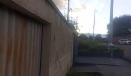 casa terrea Casa de Rua com 3 Quarto(s) e 2 banheiro(s) à Venda, 60 por R$ 180.000 no setor Parque Floresta VN27159