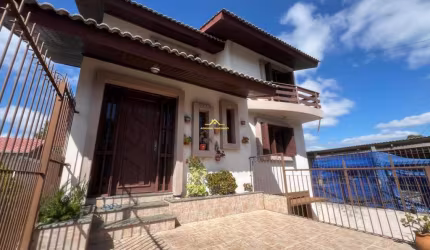 CASA  AMPLA À VENDA COM 3 DORMITÓRIOS NO BAIRRO SÉCULO XX