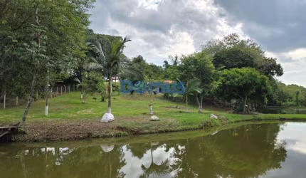 Paraíso Verde à Venda: Sua Chácara dos Sonhos no Poço Bonito!