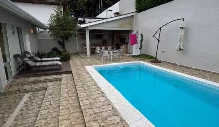 Linda e charmosa Casa Térrea