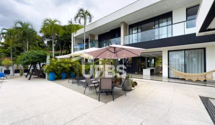 Sobrado de Luxo - 640 m²  - Vista Panorâmica para Goiânia