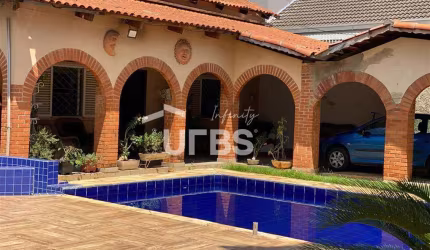 SOBRADO SETOR SUL - 4 SUITES - ENTRE AS RUAS 136 E AV. 88