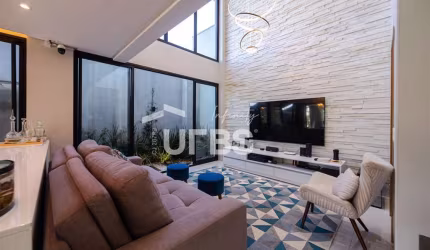 Sobrado com 3 Suites , Jardins Nápoles!