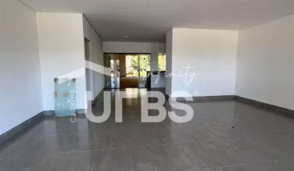Linda casa no Condomínio Mansões Morumbi - ACEITA PERMUTA