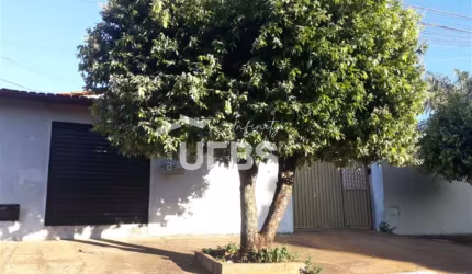 0 - Casa 2 quartos, sendo 1 suíte