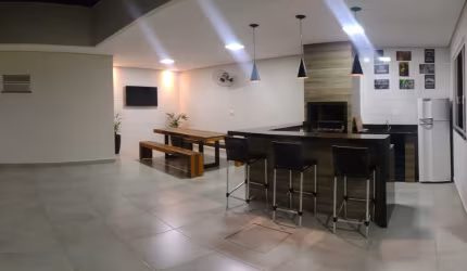 Casa à Venda em Maringá - PR | Jardim Dias - 3 Dormitórios