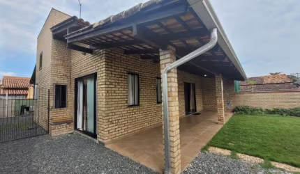 CASA A VENDA 2 DORMITÓRIOS- PENHA/SC
