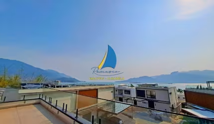 Casa Nova em condomínio à venda em Ilhabela-SP, Bairro Central: 5 quartos (4 suítes) 2 Salas, 312m² de área. Próximo a praia.
