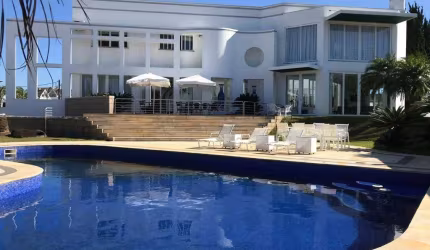 Santa Felicidade, casa 622m² em terreno de 2.151m², 5 quartos, 3 suítes, opção pra elevador, locali