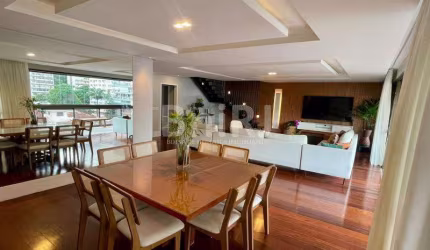 LUXUOSA COBERTURA TRIPLEX DE 5 SUÍTES