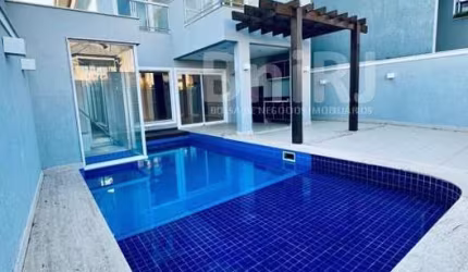 Casa de Luxo 4 suítes em condomínio com clube completo