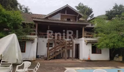 CASA DUPLEX EXCELENTE LOCALIZAÇÃO ITANHANGÁ!