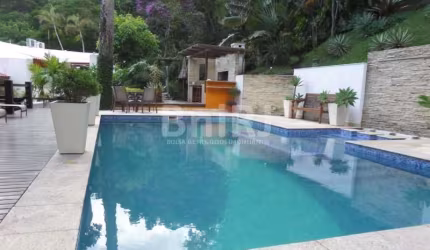 Casa na Gávea! Espetacular.