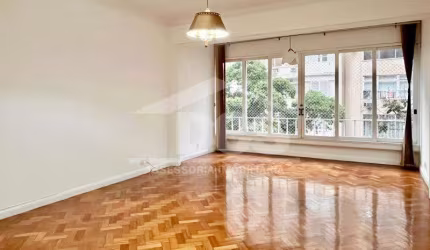 COPACABANA - Amplo apartamento com 170 m², com vaga, ótima localização