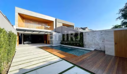 Alto padrão! 1.a locação. Condomínio Rio Mar 9 - 4 suítes + 3.o andar - 490m2- infra privativa - Barra da Tijuca. 4.990.000,00