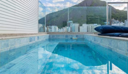 Cobertura triplex planejada e reformada na Rua Figueiredo Magalhães! 86 m2. 2 qtos suite. 1 vaga. Piscina e churrasqueira privativa.  Portaria 24h. 2.150.000,00 .