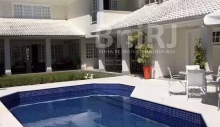 Casa de luxo no condomínio Malibu