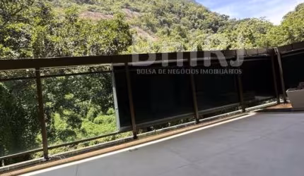 Duplex com Vista indevassada no Baixo JB