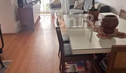 Apartamento com varandas próximo ao metro com toda infra estrutura.