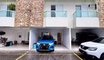 Sobrado de 3 Dormitórios, 1 Suíte e 3 Vagas de Garagem no Canto do Forte