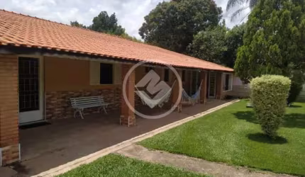 Chacara Espetacular 1.500m² para morar ou Lazer codigo: 64952