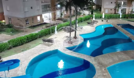 Apartamento de 110m2 porteira fechada, com 03 suítes, mais 1 dormitório convertido para escritório, varanda com churrasqueira, 02 vagas cobertas, condomínio Resort, andar alto, no bairro Swift. codigo
