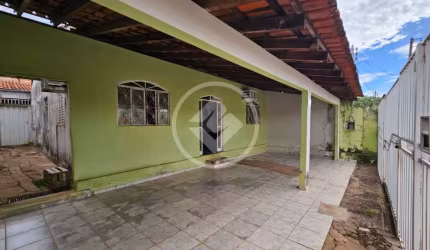 casa CPA 4, segunda etapa, 3 quartos, 2 suites, varanda na frente, fundo todo coberto, garagem para 2 carros codigo: 62850