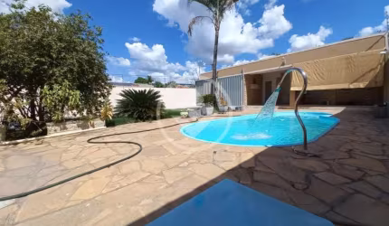 Casa com piscina região do Cristo Rei codigo: 71167