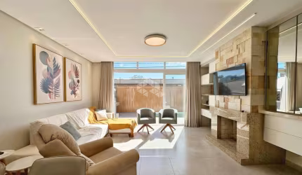 Casa em condomínio totalmente mobiliada