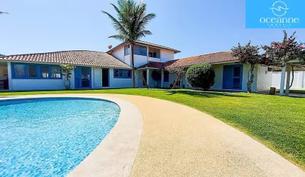 Luxuosa Mansão Pé na Areia em Manguinhos - Conforto, Estilo e Exclusividade