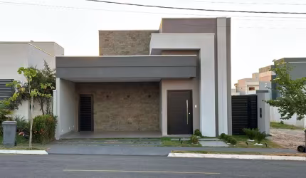 Linda casa com um Projeto Arquitetônico inteligente e interativo no Condomínio Primor das Torres.