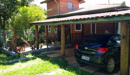 CASA AMPLA EM CONDOMINIO RURAL