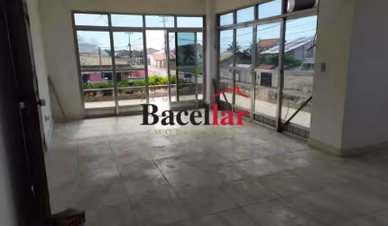 Casa com 5 quartos à venda na Avenida Maysa, Guaratiba (Ponta Negra), Maricá, 354 m2 por R$ 1.490.000