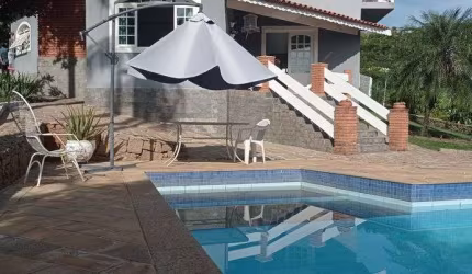 Maravilhosa Casa de Condomínio para seu Descanso ou Moradia