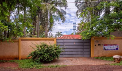 Confortável casa tipo para venda com 4 quartos, sendo 2 suítes, 348m²